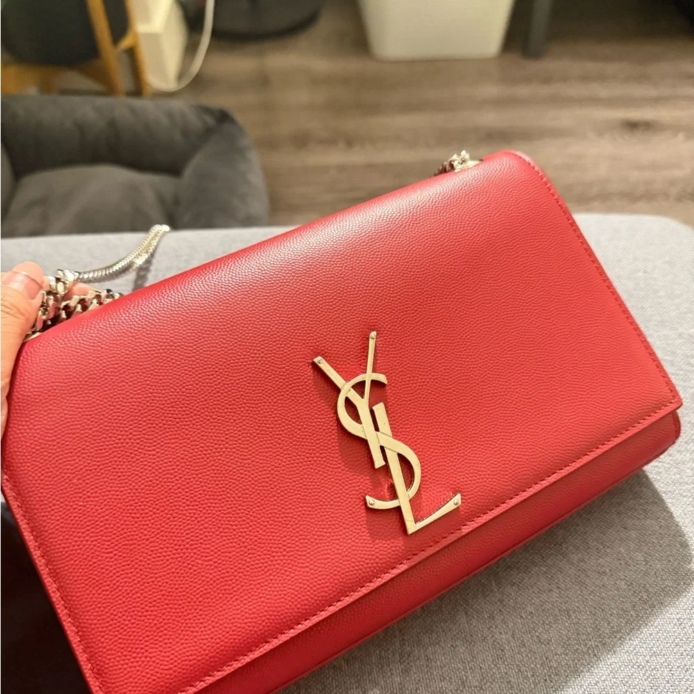 Yves Saint Laurent YSL Kate Medium Crossbody Bag in Red - Picture 2 of 10